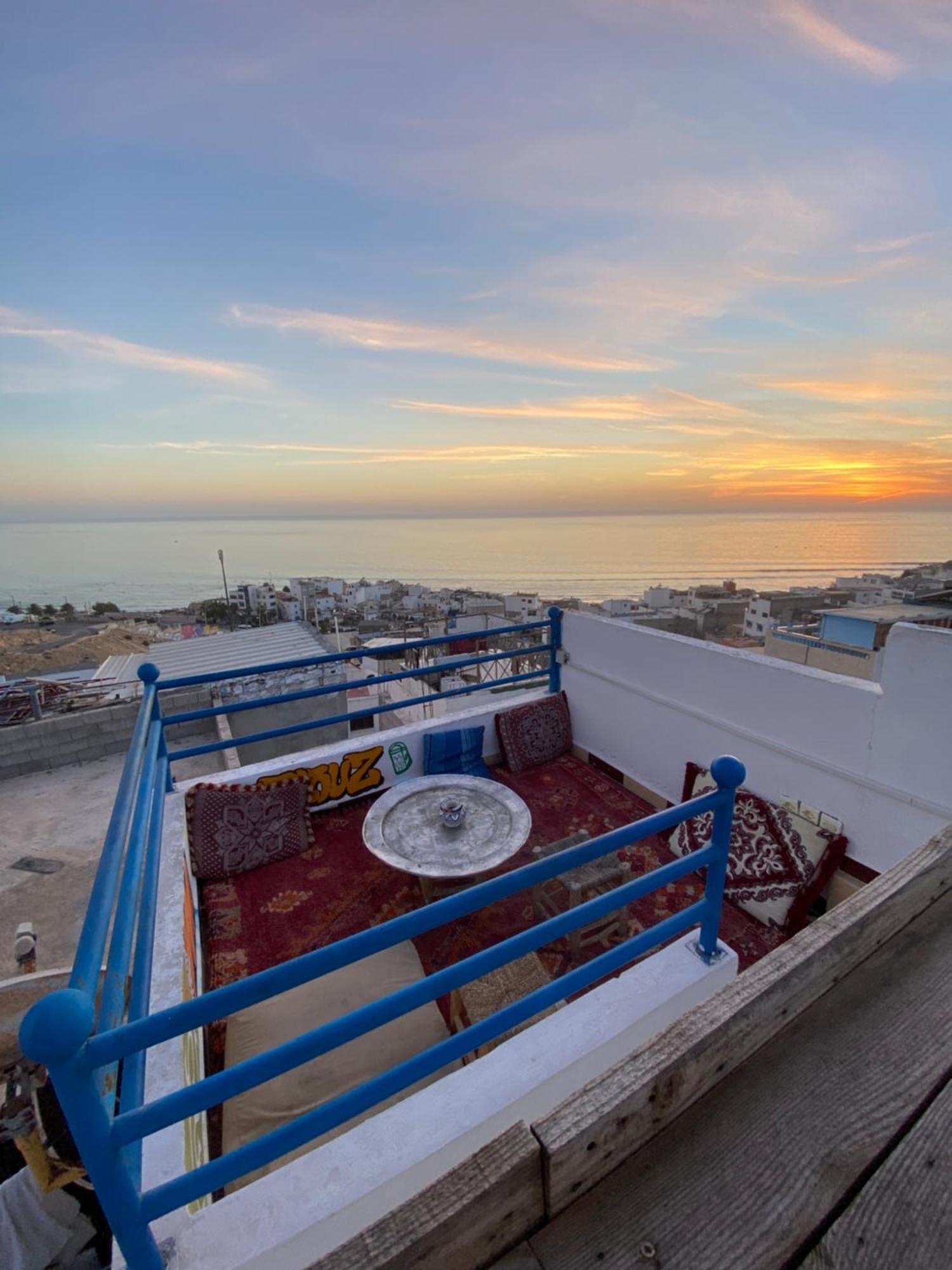 Sunny Wave Taghazout Surf & Yoga Hotel Exterior foto