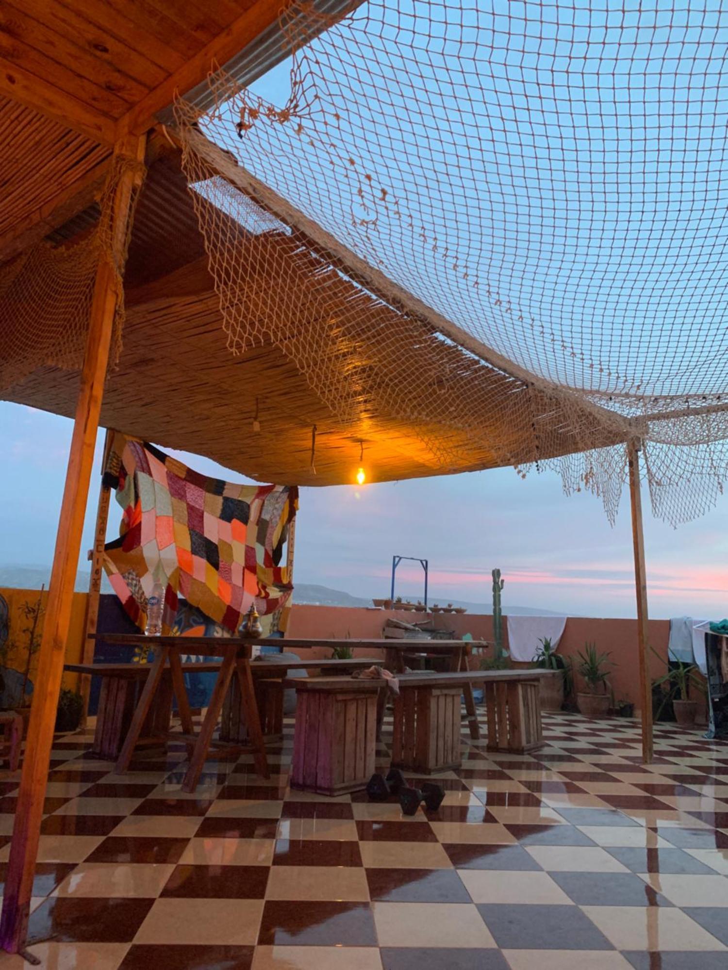 Sunny Wave Taghazout Surf & Yoga Hotel Exterior foto